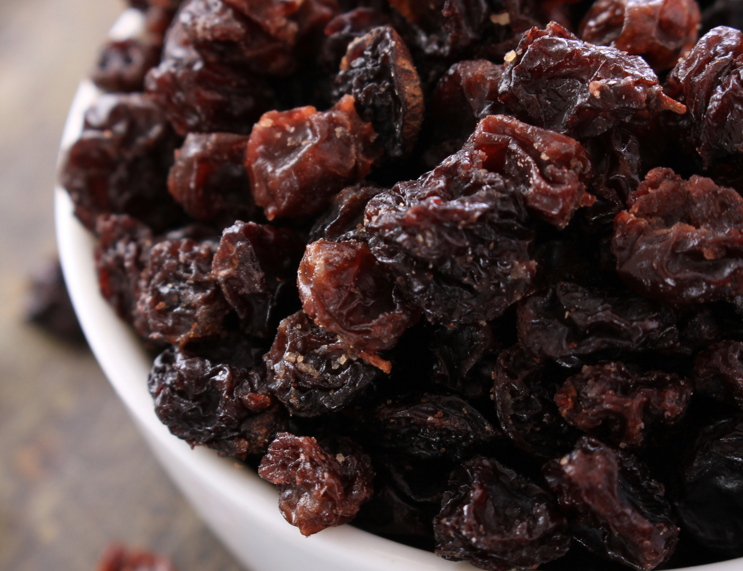 image of close up raisins in  bowl